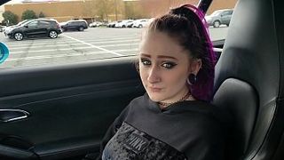 Отец в примерочной потискал большие дойки дочки и шлёпнул её по упругой заднице